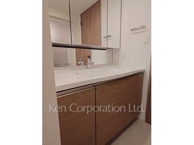 Powder Room ※Photo of the same layout on 11 floor. Decoration and fixture may differ.