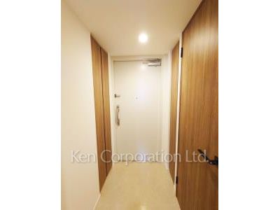 Entrance ※Photo of the same layout on 45 floor. Decoration and fixture may differ.