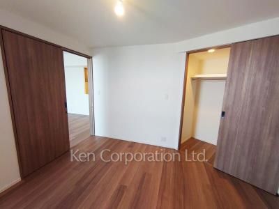 Master Bedroom ※Photo of the same layout on 45 floor. Decoration and fixture may differ.