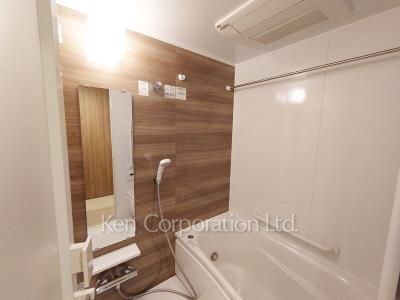 Bath ※Photo of the same layout on 45 floor. Decoration and fixture may differ.