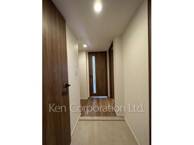 Entrance ※Photo of the same layout on 4 floor. Decoration and fixture may differ.