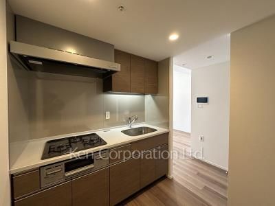Kitchen ※Photo of the same layout on 4 floor. Decoration and fixture may differ.