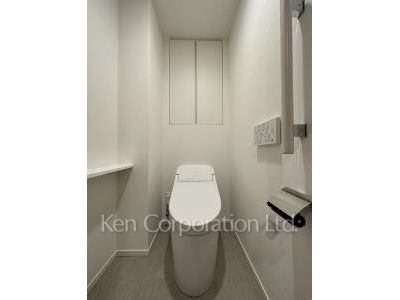 Lavatory ※Photo of the same layout on 4 floor. Decoration and fixture may differ.