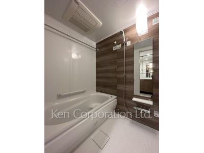 Bath ※Photo of the same layout on 4 floor. Decoration and fixture may differ.
