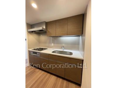 Kitchen ※Photo of the same layout on 12 floor. Decoration and fixture may differ.