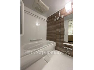Bath ※Photo of the same layout on 12 floor. Decoration and fixture may differ.