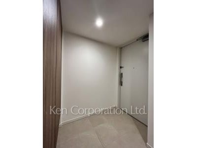 Entrance ※Photo of the same layout on 4 floor. Decoration and fixture may differ.