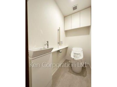Lavatory ※Photo of the same layout on 48 floor. Decoration and fixture may differ.