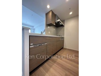 Kitchen ※Photo of the same layout on 48 floor. Decoration and fixture may differ.