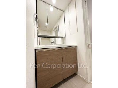 Powder Room ※Photo of the same layout on 48 floor. Decoration and fixture may differ.