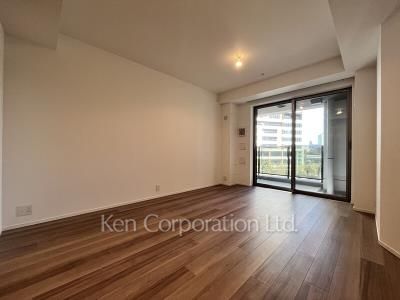 Living-Dining ※Photo of the same layout on 4 floor. Decoration and fixture may differ.