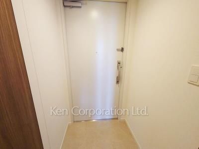 Entrance ※Photo of the same layout on 44 floor. Decoration and fixture may differ.