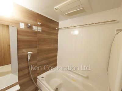 Bath ※Photo of the same layout on 44 floor. Decoration and fixture may differ.