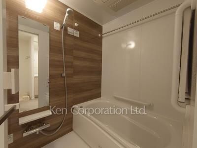 Bath ※Photo of the same layout on 3 floor. Decoration and fixture may differ.