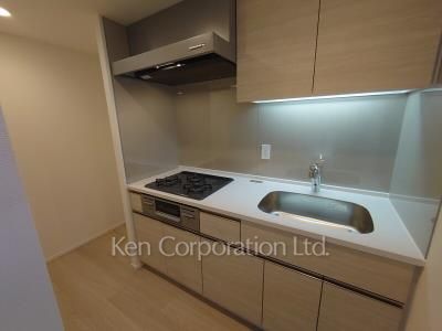 Kitchen ※Photo of the same layout on 3 floor. Decoration and fixture may differ.