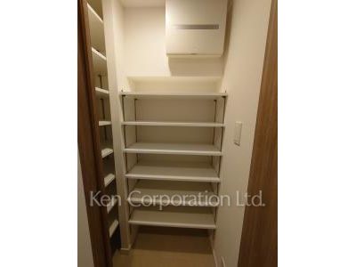 Closet ※Photo of the same layout on 3 floor. Decoration and fixture may differ.
