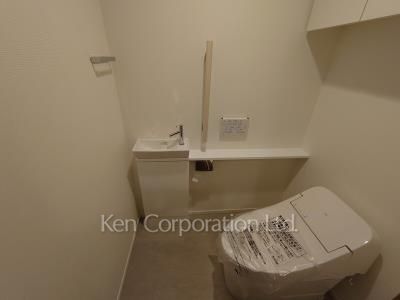 Lavatory ※Photo of the same layout on 3 floor. Decoration and fixture may differ.