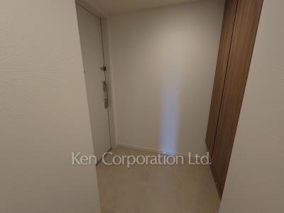 Entrance ※Photo of the same layout on 3 floor. Decoration and fixture may differ.