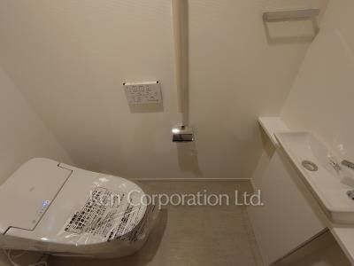 Lavatory ※Photo of the same layout on 45 floor. Decoration and fixture may differ.