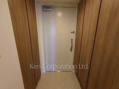 Entrance ※Photo of the same layout on 45 floor. Decoration and fixture may differ.