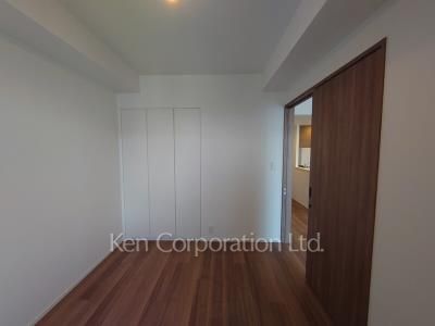 Bedroom ※Photo of the same layout on 45 floor. Decoration and fixture may differ.