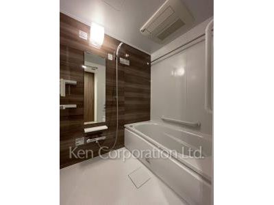 Bath ※Photo of the same layout on 15 floor. Decoration and fixture may differ.