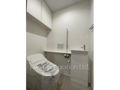 Lavatory ※Photo of the same layout on 15 floor. Decoration and fixture may differ.