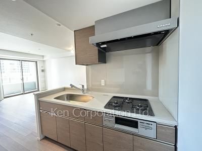 Kitchen ※Photo of the same layout on 4 floor. Decoration and fixture may differ.