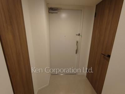 Entrance ※Photo of the same layout on 3 floor. Decoration and fixture may differ.