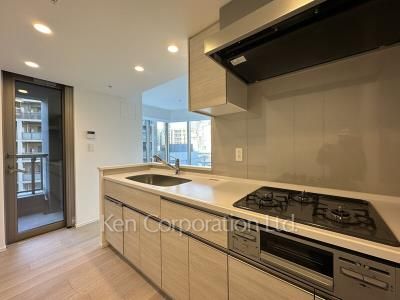 Kitchen ※Photo of the same layout on 4 floor. Decoration and fixture may differ.