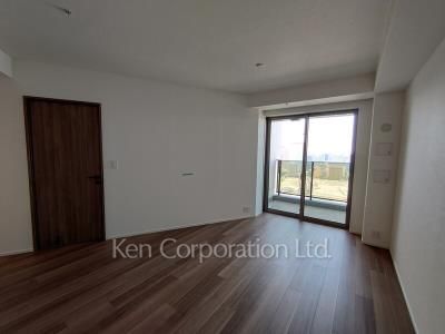 Living-Dining ※Photo of the same layout on 45 floor. Decoration and fixture may differ.