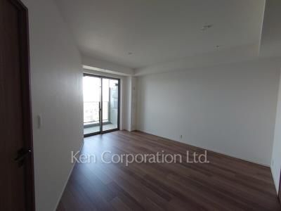 Living-Dining ※Photo of the same layout on 45 floor. Decoration and fixture may differ.