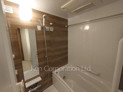 Bath ※Photo of the same layout on 45 floor. Decoration and fixture may differ.