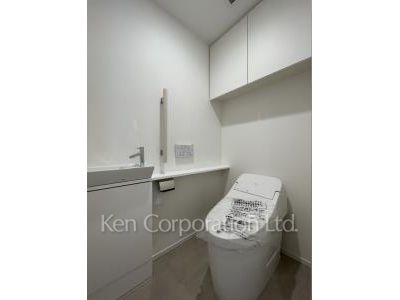 Lavatory ※Photo of the same layout on 3 floor. Decoration and fixture may differ.