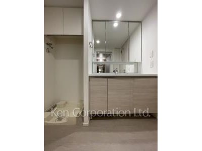 Powder Room ※Photo of the same layout on 3 floor. Decoration and fixture may differ.