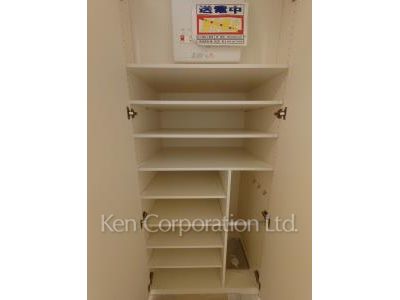 Closet ※Photo of the same layout on 3 floor. Decoration and fixture may differ.