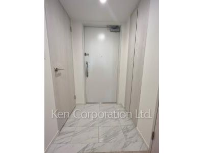 Entrance ※Photo of the same layout on 4 floor. Decoration and fixture may differ.