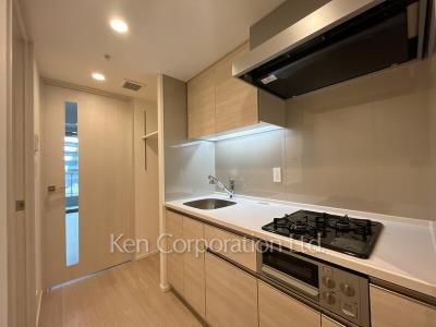 Kitchen ※Photo of the same layout on 4 floor. Decoration and fixture may differ.