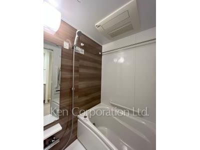 Bath ※Photo of the same layout on 4 floor. Decoration and fixture may differ.