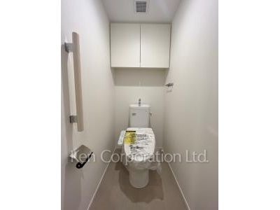 Lavatory ※Photo of the same layout on 4 floor. Decoration and fixture may differ.
