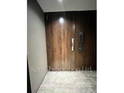 Entrance ※Photo of the same layout on 4 floor. Decoration and fixture may differ.