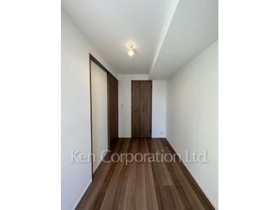 Bedroom ※Photo of the same layout on 4 floor. Decoration and fixture may differ.