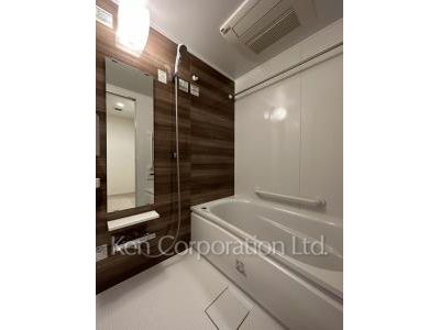 Bath ※Photo of the same layout on 4 floor. Decoration and fixture may differ.