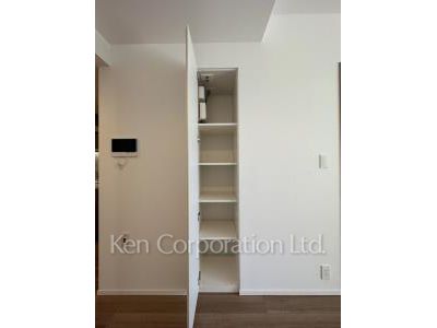 Closet ※Photo of the same layout on 4 floor. Decoration and fixture may differ.