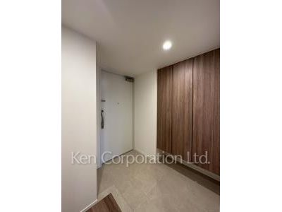 Entrance ※Photo of the same layout on 4 floor. Decoration and fixture may differ.