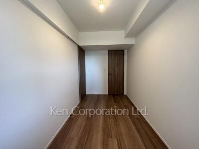 Bedroom ※Photo of the same layout on 4 floor. Decoration and fixture may differ.