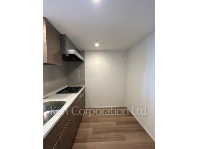 Kitchen ※Photo of the same layout on 4 floor. Decoration and fixture may differ.