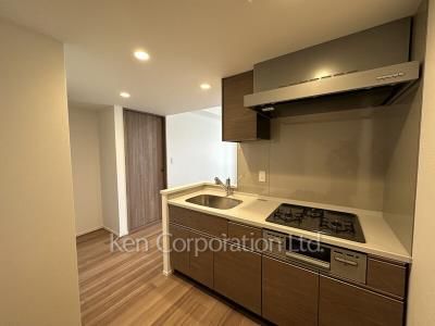 Kitchen ※Photo of the same layout on 4 floor. Decoration and fixture may differ.