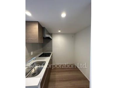 Kitchen ※Photo of the same layout on 4 floor. Decoration and fixture may differ.