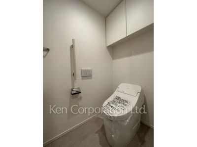 Lavatory ※Photo of the same layout on 4 floor. Decoration and fixture may differ.